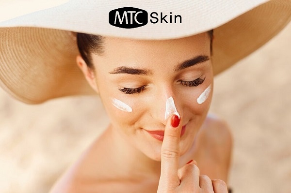 Sử dụng kem chống nắng sau điện di vitamin C