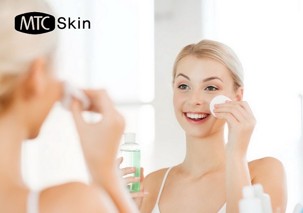 Tiêm filler có được rửa mặt không?