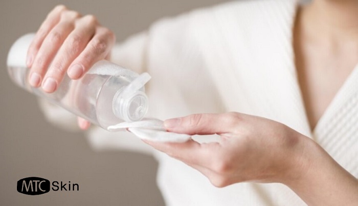 Tẩy trang trước khi ngủ