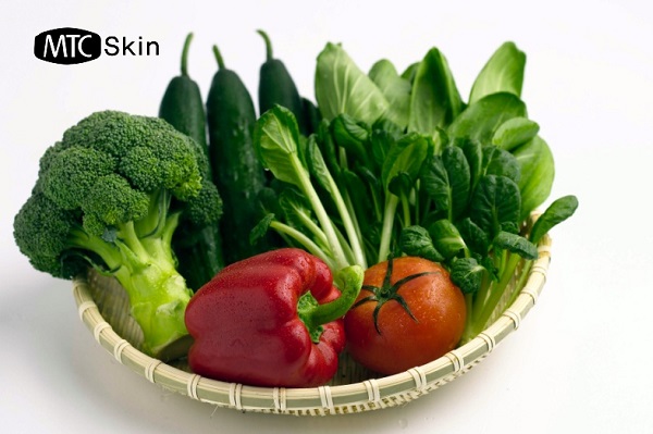 rau và trái cây giàu collagen