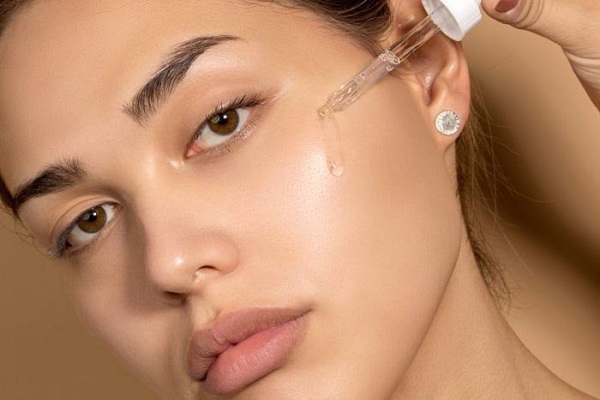 Serum có tác dụng gì cho da mặt?