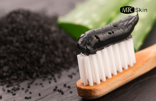 Than hoạt tính làm trắng răng